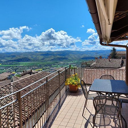 Il Giardino Di Olivia Apartment Guarene Екстериор снимка