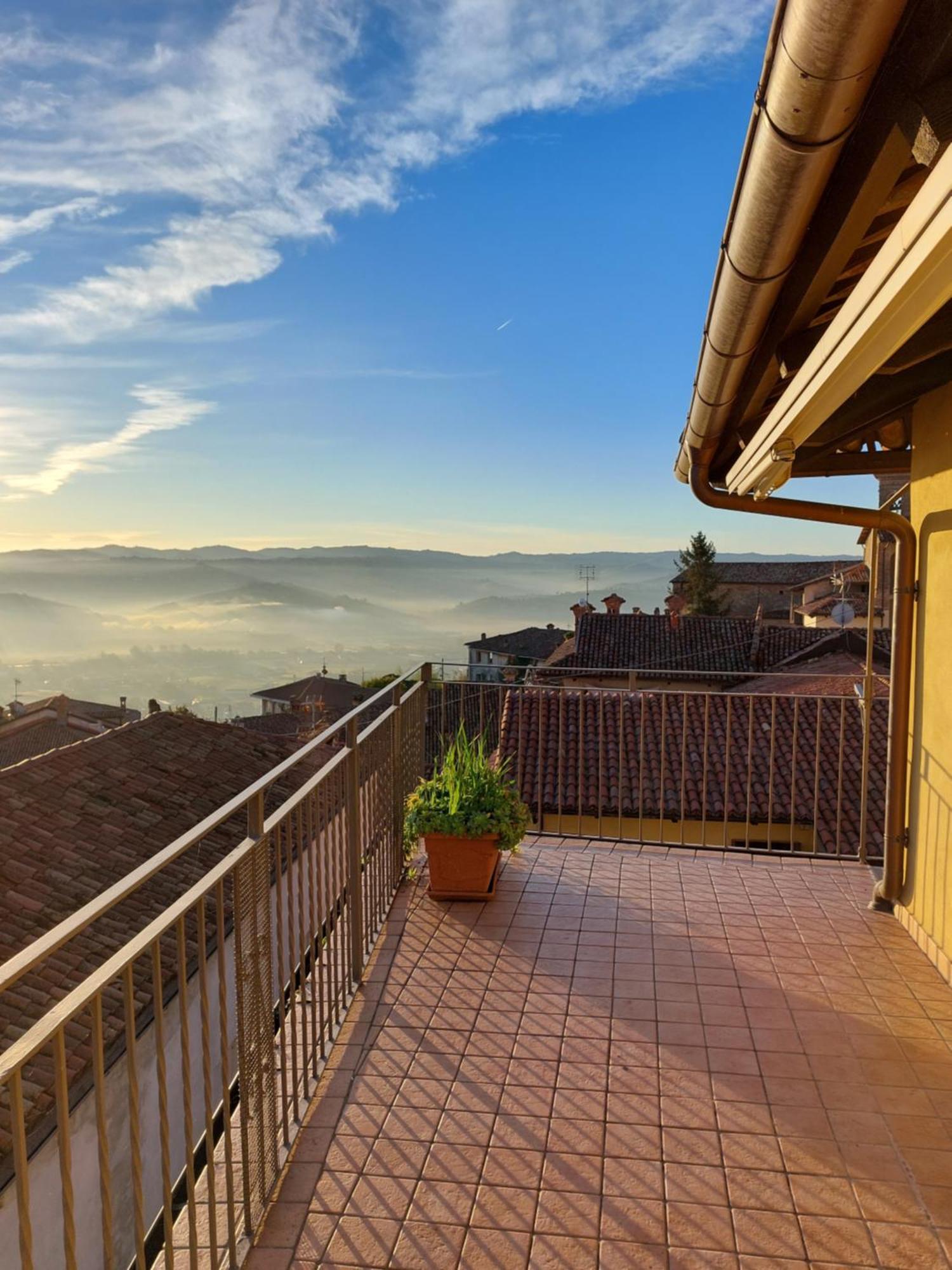 Il Giardino Di Olivia Apartment Guarene Екстериор снимка